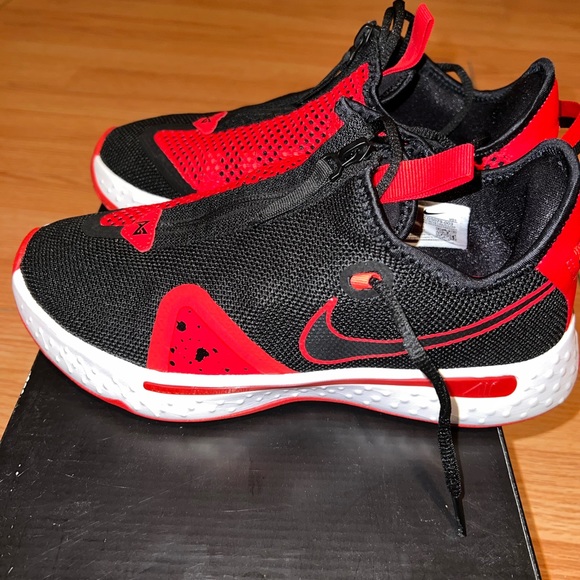 Nike - Picture 3 of 4